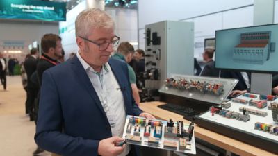 Kompakte Verteilerblöcke von Phoenix Contact