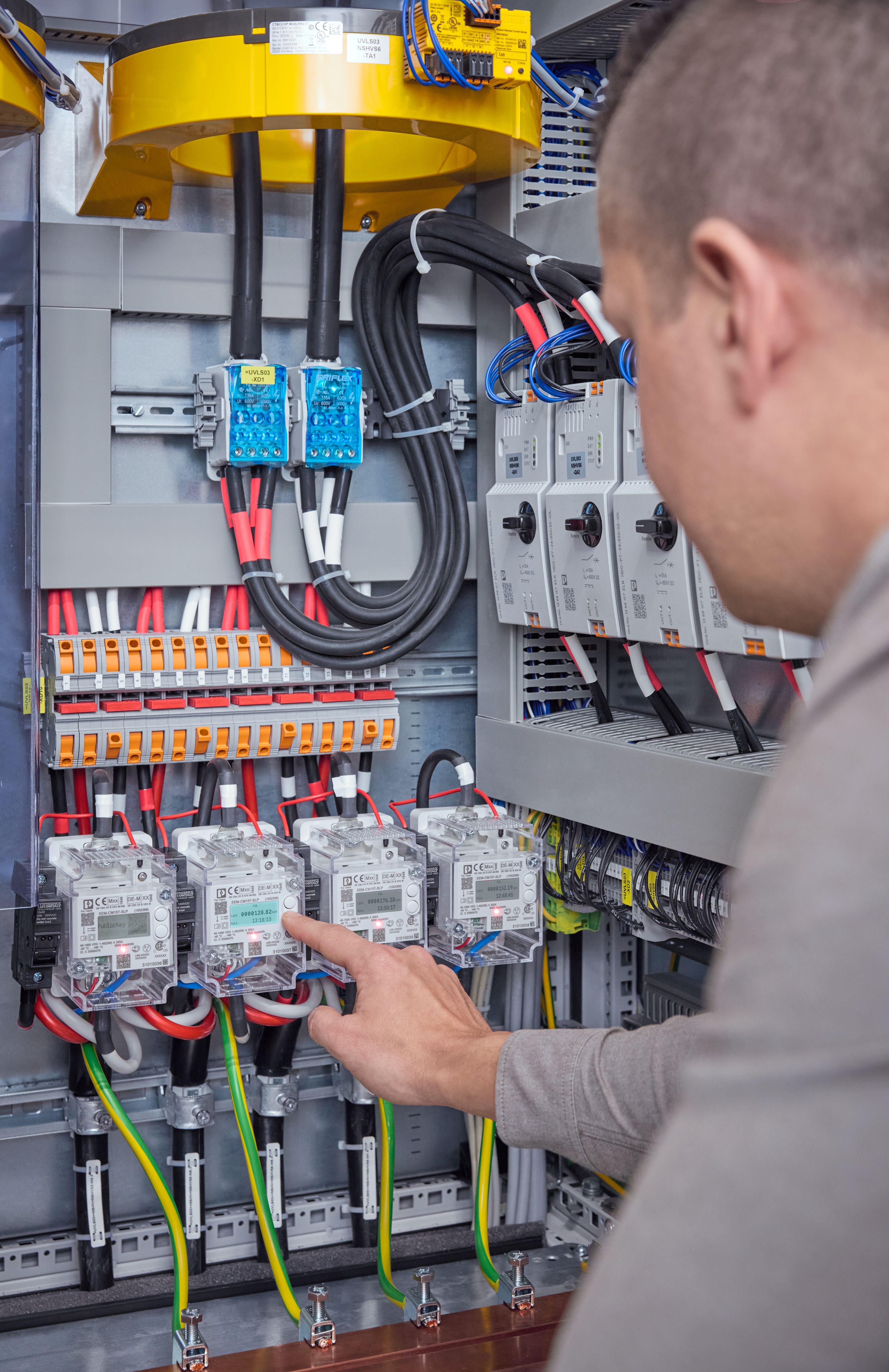 Energy meters monitoring power distribution at the Phoenix Contact DC factory.