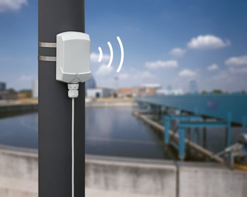 Imagem de um cellulink afixado num poste
