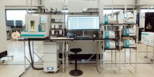 Workstation with various printing systems plus monitor with marking software for industrial identification
