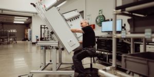 Control cabinet test at a test location