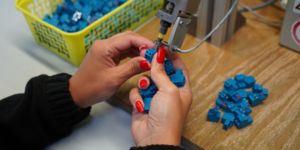 Montaż ręczny artykułów elektrotechnicznych