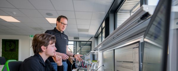 Over Phoenix Contact Academy