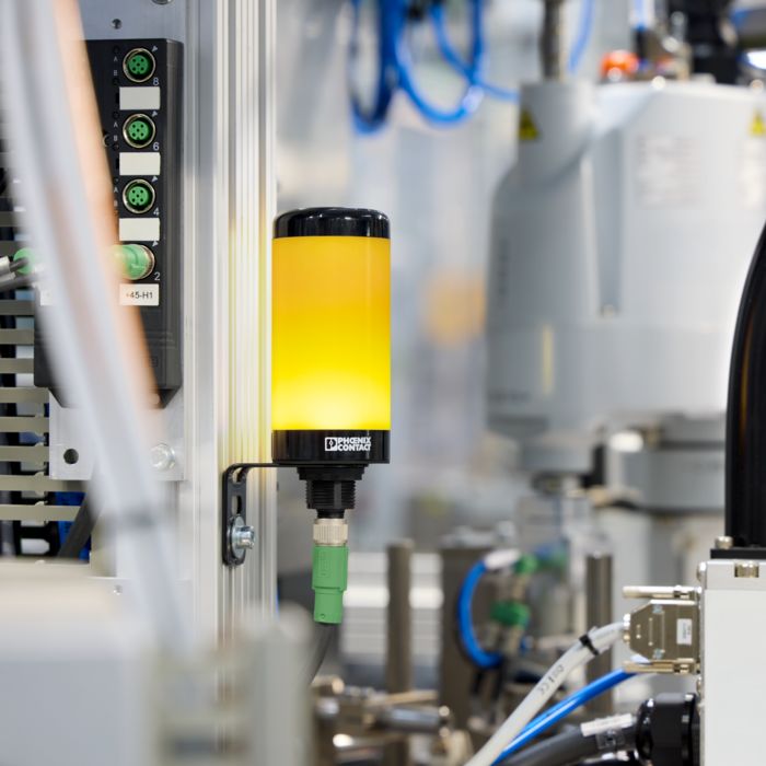 Signal light, tower mounted in the machine