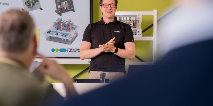 Demo: De expert legt de eerste opdracht uit