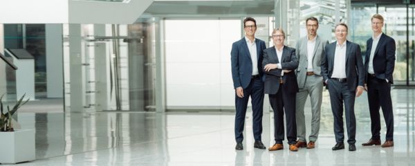 Direction du groupe d'entreprises Phoenix Contact, de g. à d. : Ulrich Leidecker, Torsten Janwlecke, Dirk Görlitzer, Axel Wachholz, Frank Possel-Dölken