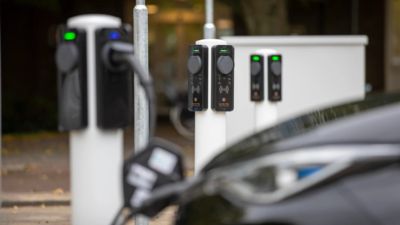Van der Sijs Techniek & Automatisering - Slimme laadpalen