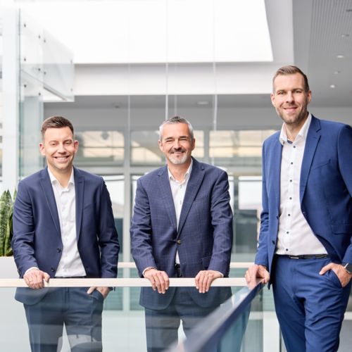 Gruppenfoto mit Leitungsteam. Von links nach rechts: Thiemo Götze, Stefan Neitz, Christian Heinemann