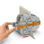 Easy star point bridging directly in the plug-in test socket