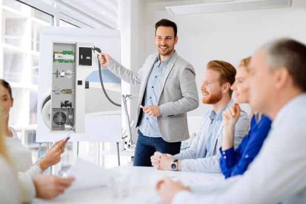Seminario sobre tecnología de carga para electromovilidad