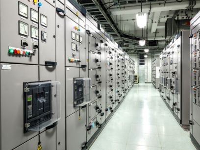 Electrical switching devices in a power station