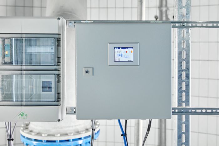 Řešení rozvaděče Pump Monitor u čističky odpadních vod v Kostnici 