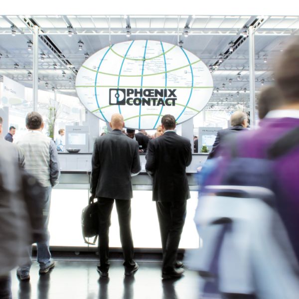 Messestand von Phoenix Contact