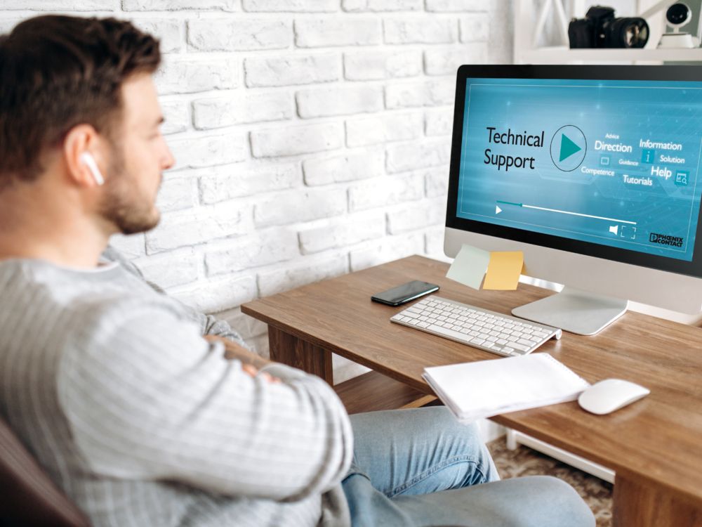 Person working on a screen with the clipx ENGINEER engineering software 