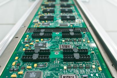 Connecteurs pour la production avec technique du montage en surface