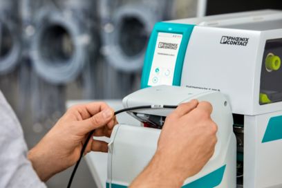 Marking and applying wrap-around labels with the THERMOMARK E.WRAP