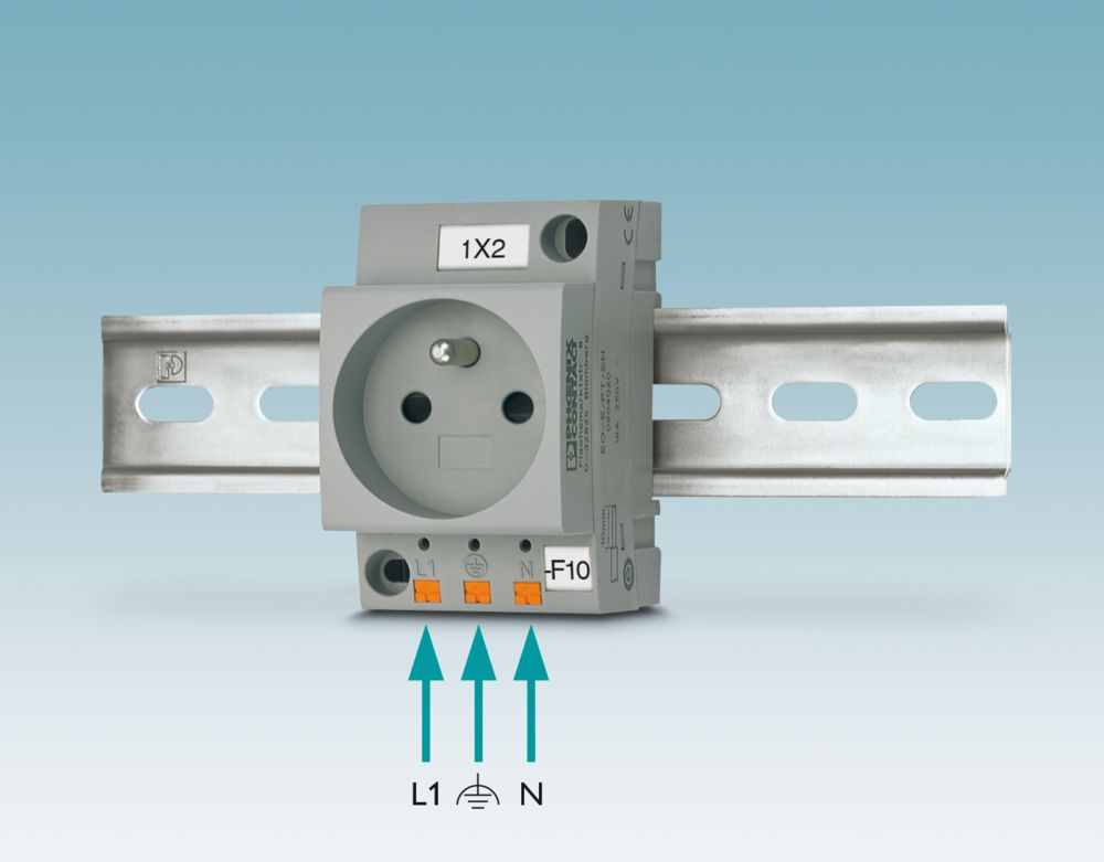 Connection marking of an electrical outlet