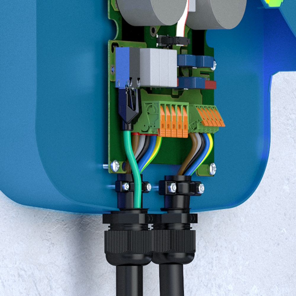 PCB terminal blocks with lever connection in a home charger