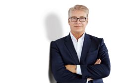 Bernhard Tillmanns, Director Global Industry Management Building Technologies