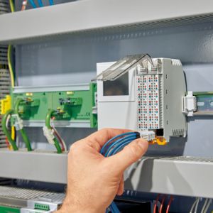 Кабельне з’єднання корпусу ME-IO з пружинним з’єднанням Push-in
