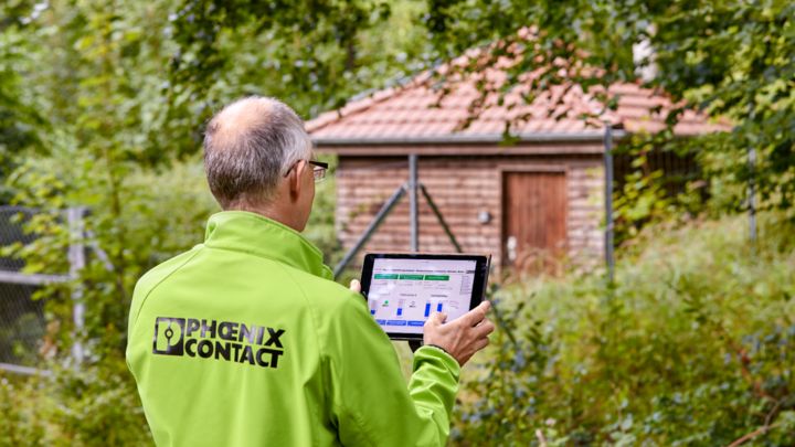 Web-based SCADA system