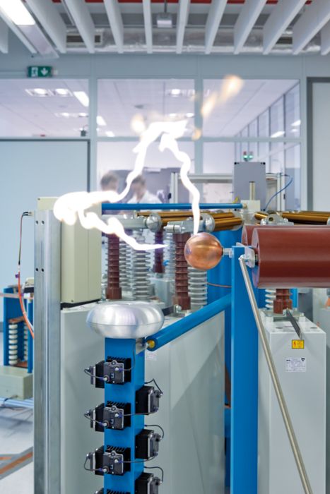 Pulse and high-current laboratory at Phoenix Contact