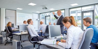 Sala de seminarios para varias personas