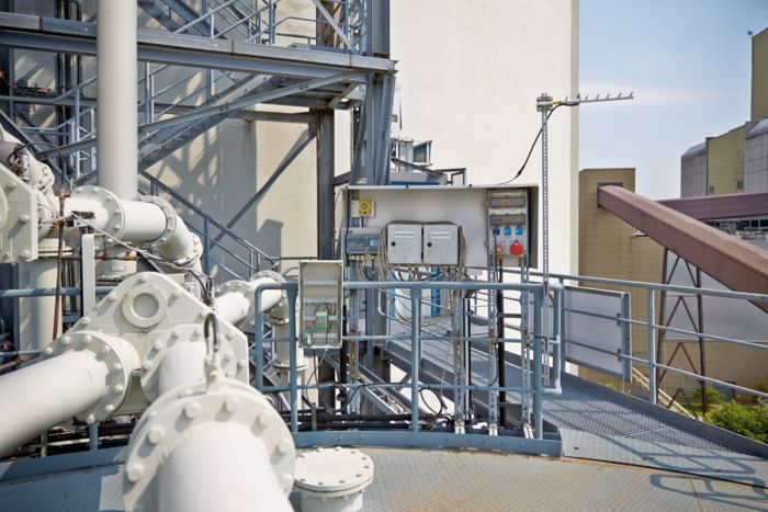 Wireless modules in the control box of a power station
