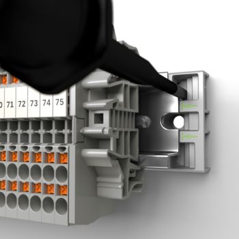 Fixing the terminal strip using RailFIX adapter