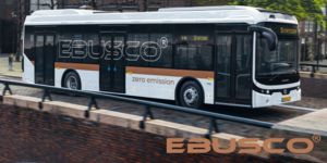 Ebusco-elbus på bro med logo
