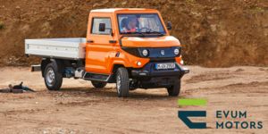 EVUM Motors aCar – bygge- og anlægskøretøj med logo