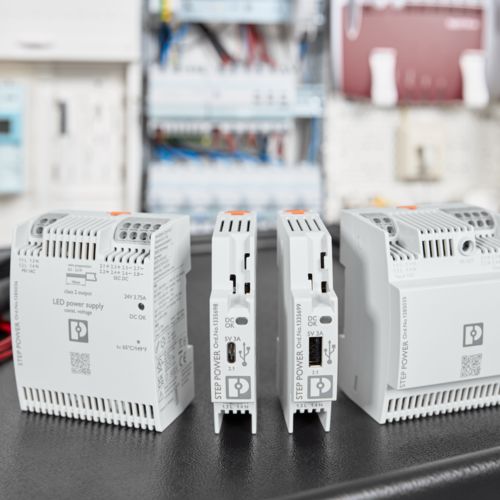STEP POWER power supplies with USB port