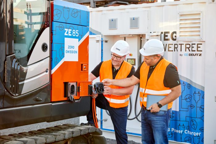 Elektrisk gravemaskine med CCS-ladedåse type 2 