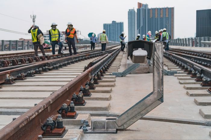 Modernizing railway infrastructure at railway tracks