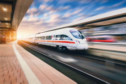 Il treno entra in stazione 