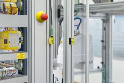 Safety-komponenter i styreskabet