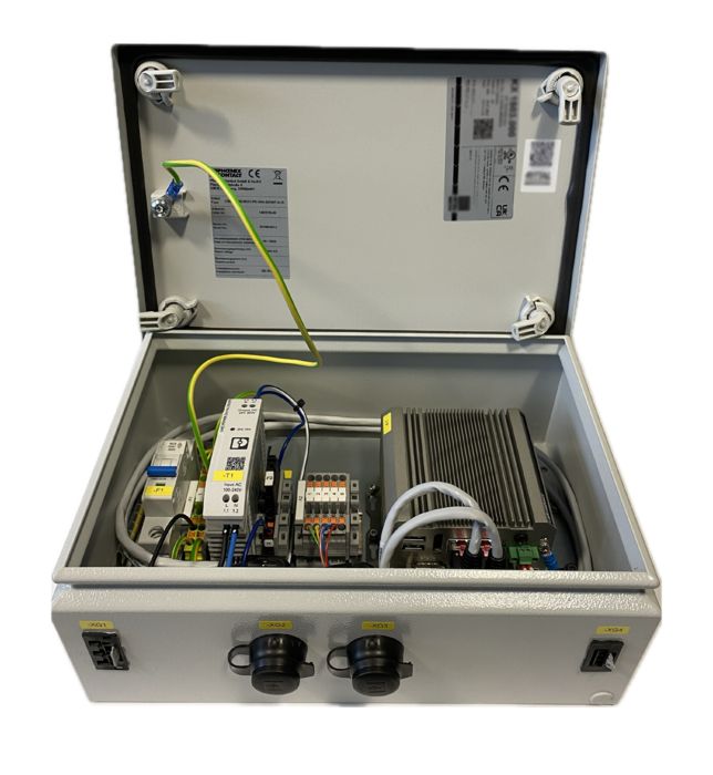 Symon Hardware, eine Schaltgerätekombination zum Erfassen, Verarbeiten und Weiterleiten von Signalen.