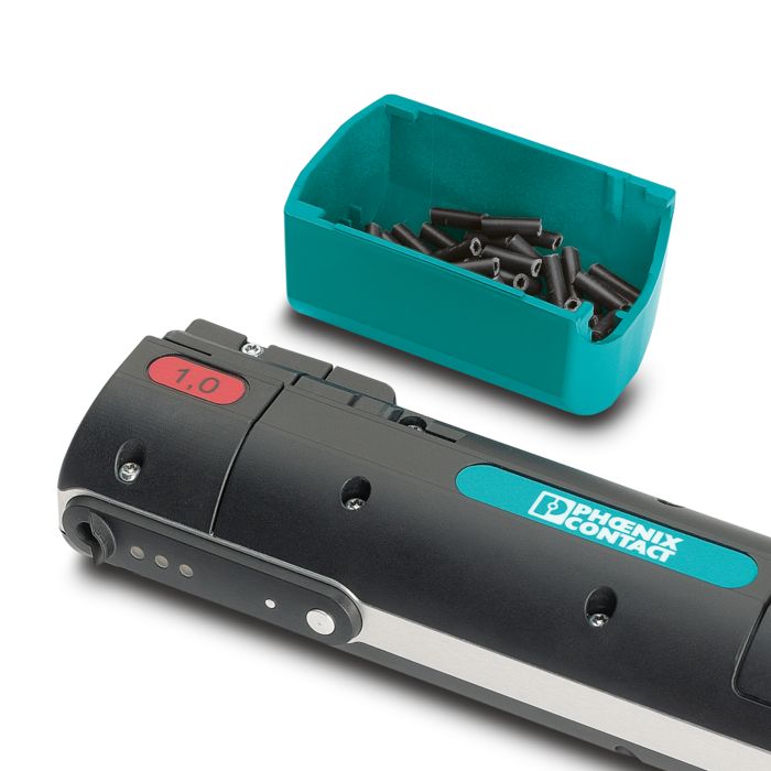 Portable automatic stripping and crimping device with collecting chamber for waste insulation