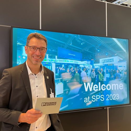 Ulrich Leidecker speaking at the SPS automation trade fair in Nuremberg