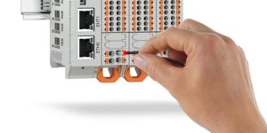 Ladestyringer fra CHARX control modular-familien er fortrådet med Push-in tilslutningsteknik