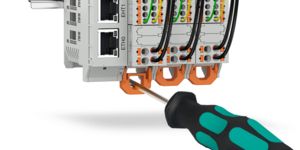 Moduludskiftning af ladestyringen CHARX control modular