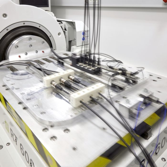 M12 push-pull shock and vibration test