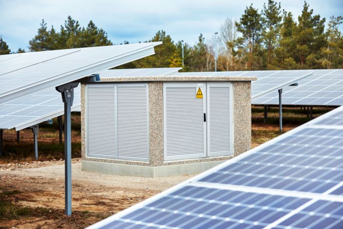 Point de raccordement au secteur dans le parc photovoltaïque
