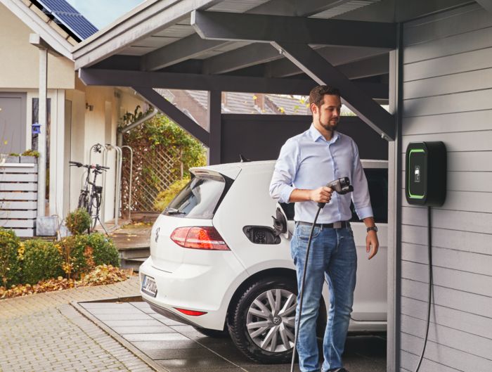 STEP POWER power supply installed in an open charging station with electric car