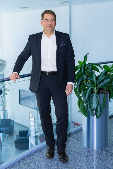 Geschäftsführer Thomas Lutzky auf Gallerie