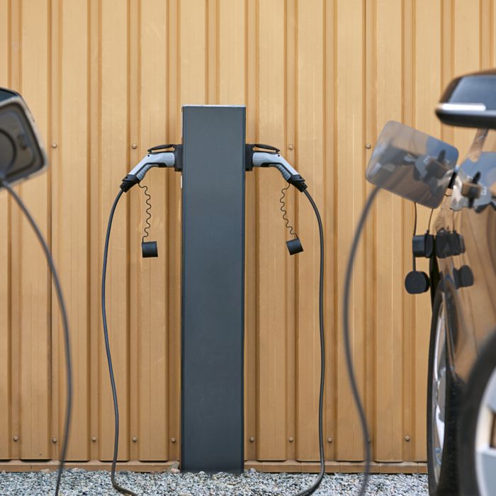 Electric car charging at a public charging station via a mobile mode 3 charging cable