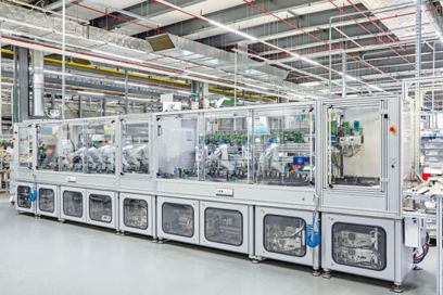 Modular production line made up of in-house machine building from Phoenix Contact
