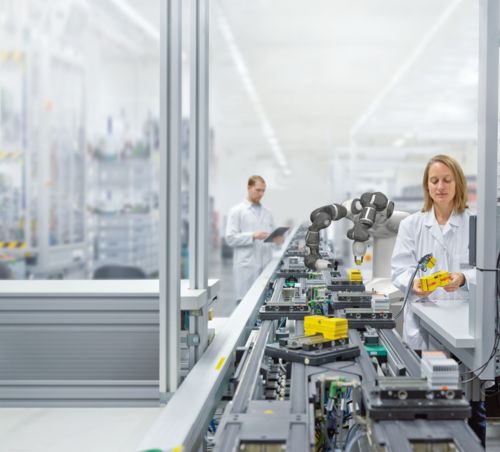 Modular assembly line | Phoenix Contact