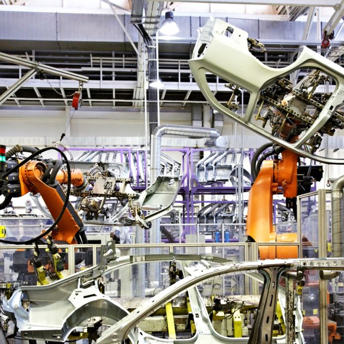 Robots in the automobile factory