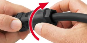 Step 4: Place the union nut on the contact carrier and tighten it until the stop, or use the specified torque for tightening.